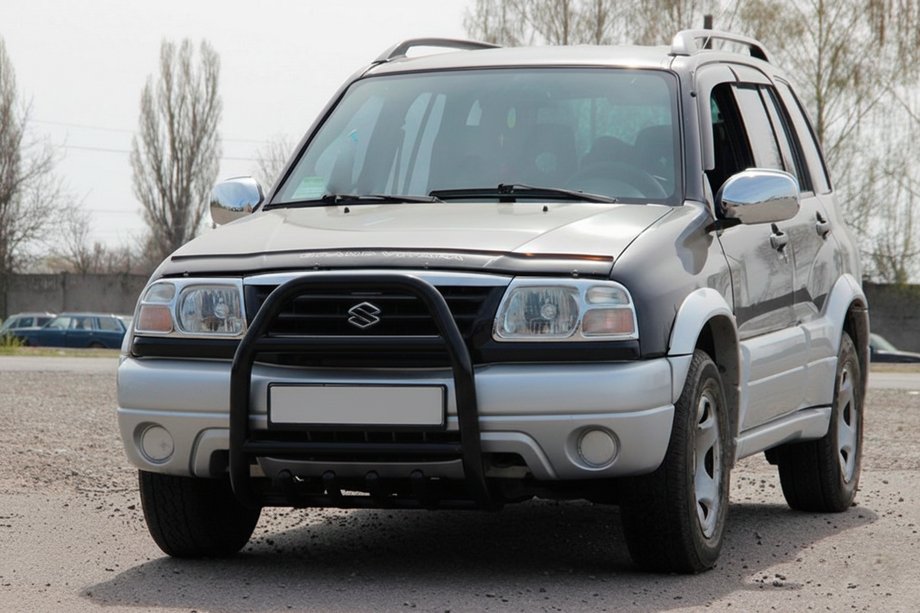 Suzuki Vitara 1998–2006 Bullbar QT007 Black (roestvrij staal) Image