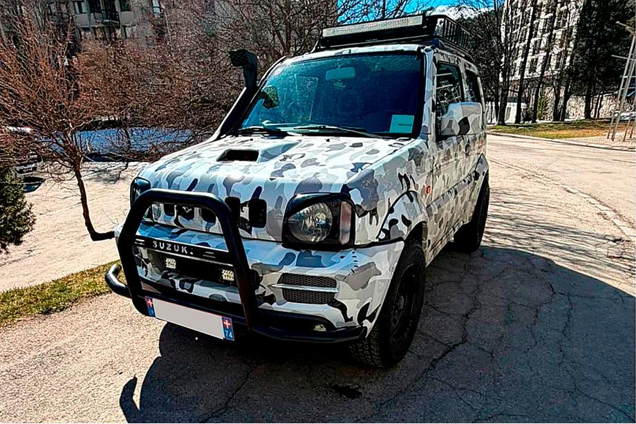 Suzuki Jimny 1998–2018 Bullbar QT007-Exclusive Black (met opschrift, RVS) Image