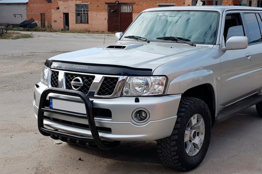 Nissan Patrol Y61 1997–2011 Bullbar QT007 Black (roestvrij staal) Foto 2