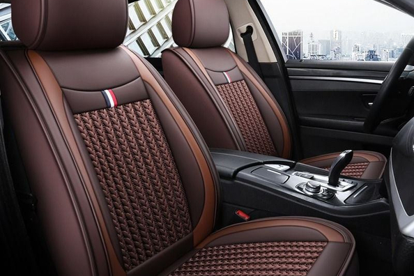 Wat is beter: autostoelhoezen of stoelbeschermers?