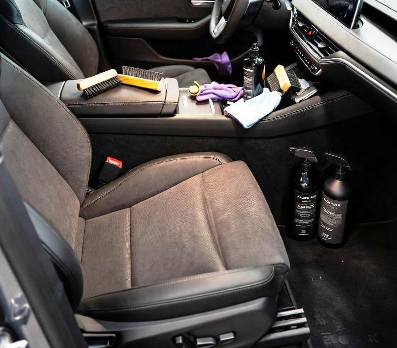 Zo onderhoud je Alcantara in het auto-interieur