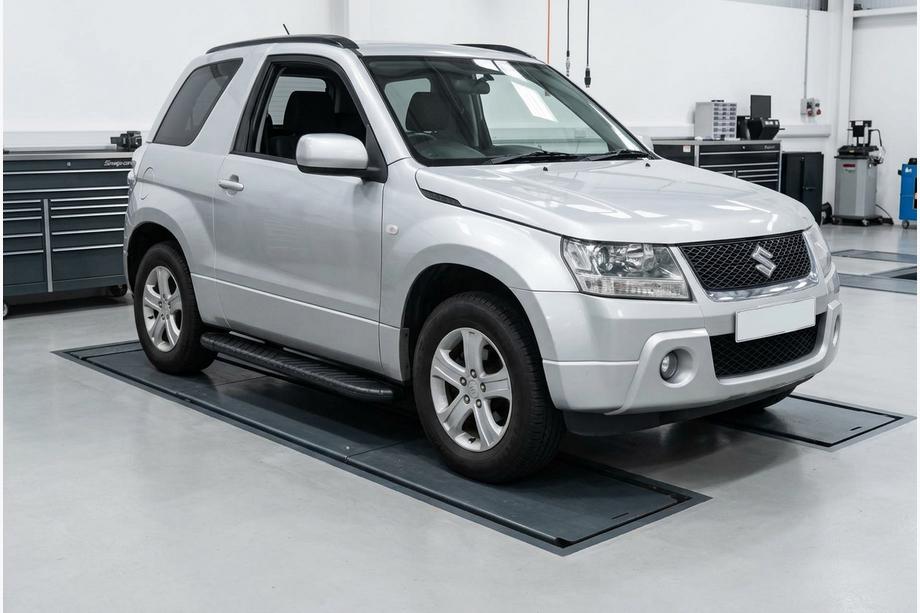 Suzuki Grand Vitara 2005–2017 Bosphorus Black side steps (2 st., aluminium) Image