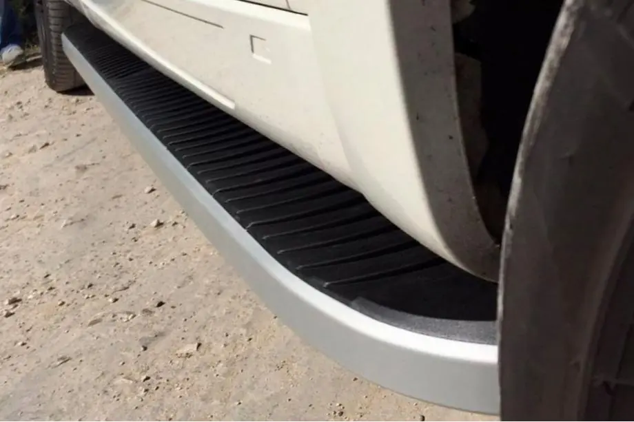 Volkswagen Touareg 2002–2010 Tayga side steps (set van 2, aluminium) Image