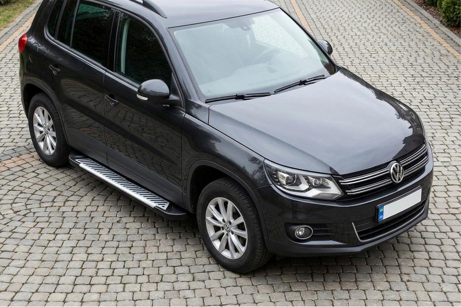 Volkswagen Tiguan 2007–2016 Side steps Line (2 stuks, aluminium) Image