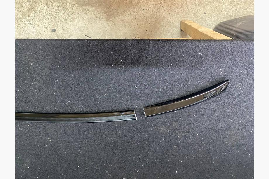 BMW 5/i5 Serie G60/G60E/G61 2023– Afgeprijsde M5-Style spoiler (hoogglans zwart) Foto 3