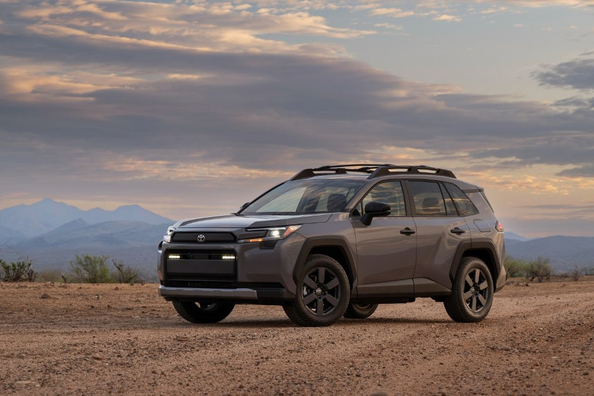 Review Toyota RAV4 Woodland: avontuurlijke crossover met hybride aandrijving