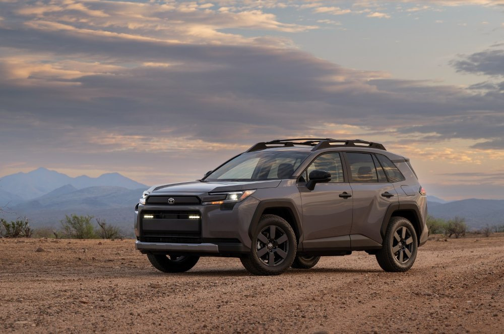 Review Toyota RAV4 Woodland: avontuurlijke crossover met hybride aandrijving