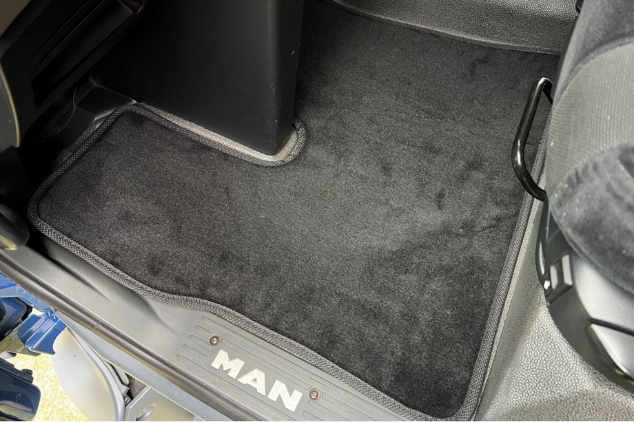 MAN TGX 2020– Textielmatten Classic (Zwart) Image