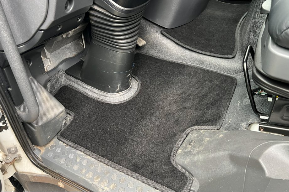 Mercedes Atego 2013– Textielmatten Classic (Zwart) Image