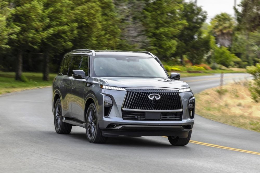 Infiniti QX80 van de 2e generatie: specs, uitrusting, foto's