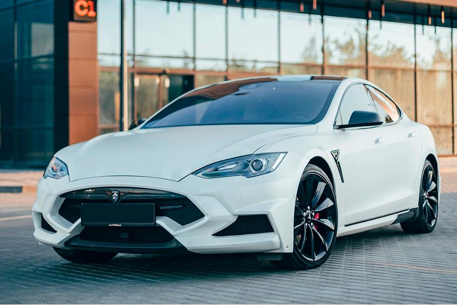 Tesla Model S 2012– LRT-Design Carbon bodykit Image
