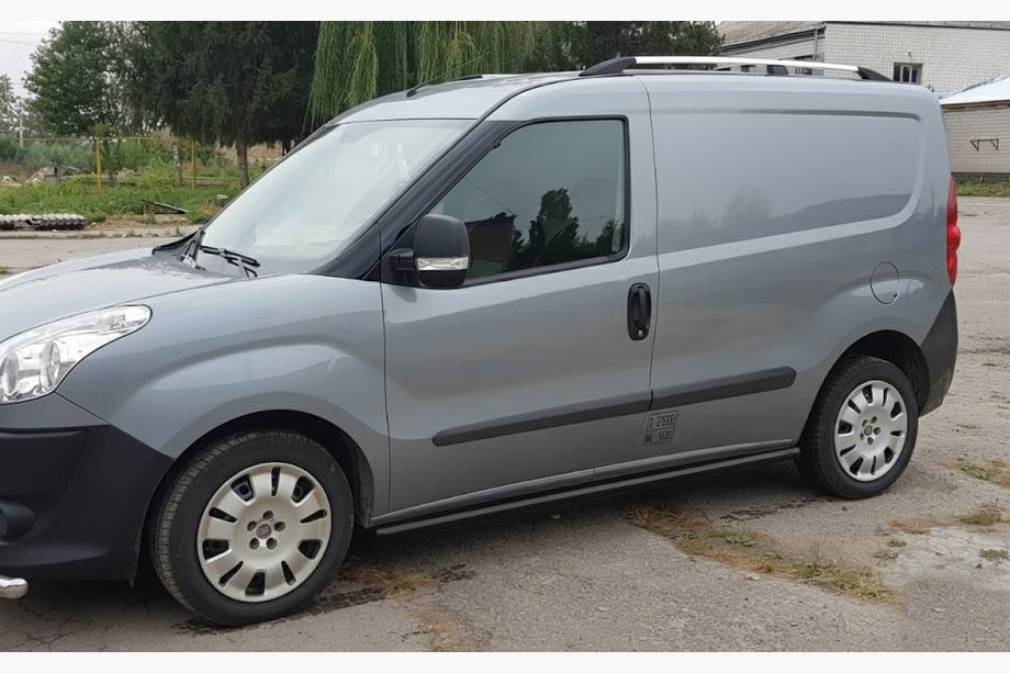 Opel Combo 2012–2018 Sidebars Black (2 st., RVS) 70 mm, standaardbasis Foto 2