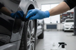 Wat te doen als de zwarte kunststof op de carrosserie is verkleurd? foto 1