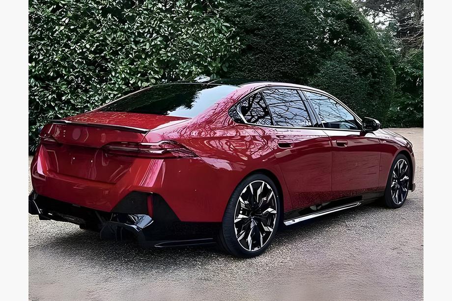 BMW 5/i5 Serie G60/G60E/G61 2023– Sideskirt extensions (voor M-Sport sideskirts) Image