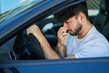 Waarom ruikt de auto naar benzine? Oorzaken en wat te doen foto 1