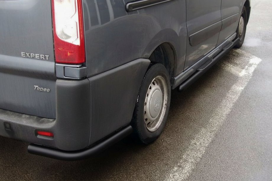 Citroen Jumpy 2007–2017 Achterhoekbeugels Black (2 st., RVS) Image