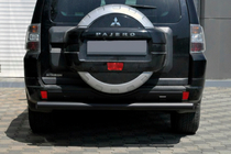 Mitsubishi Pajero Wagon IV 2006–2021 Achterbeschermbeugel AK002 Black (RVS) foto 1
