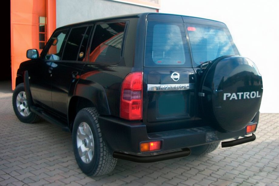 Nissan Patrol Y61 1997–2011 Achterhoeken AK003 Black (2 stuks, RVS) Image