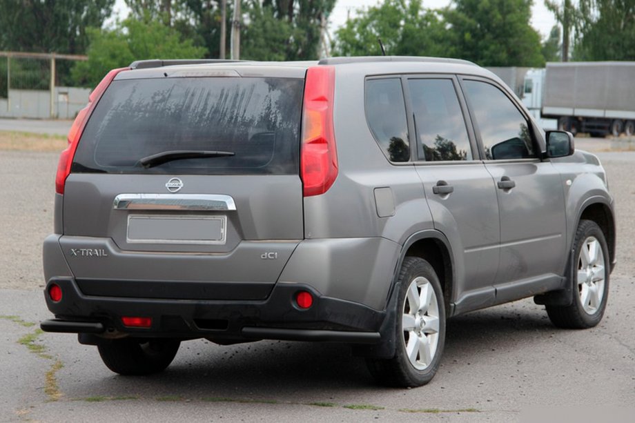 Nissan X-trail T31 2007–2014 Achterhoeken AK003 Black (2 stuks, RVS) Image