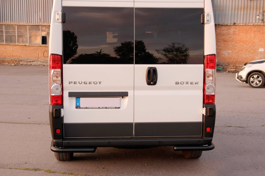 Peugeot Boxer 2006–2025 Achterhoekstukken AK003 Black (2 st., roestvrij staal) Foto 6