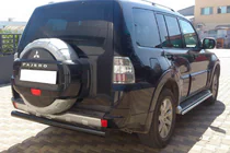 Mitsubishi Pajero Wagon III 1999–2006 Achterbeschermbeugel AK002 Black (RVS) foto 3