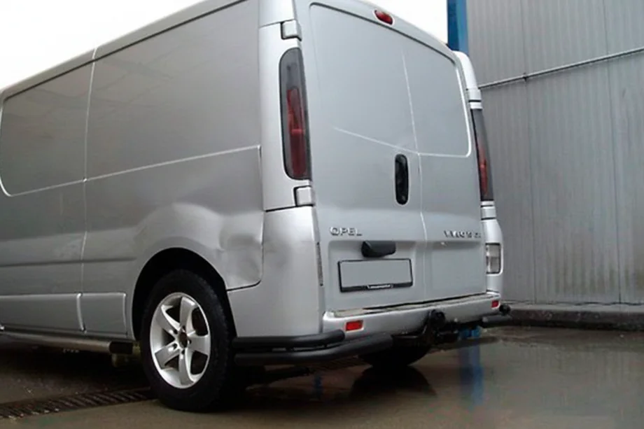 Renault Trafic 2001–2015 Achterhoekbeugels AK003-Подвійний Zwart (RVS) Image
