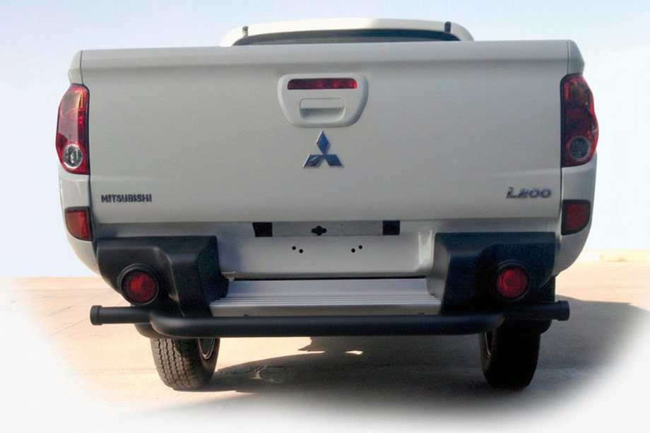 Mitsubishi L200 2006–2015 Achterbumperbeugel AK007 Black (RVS) Image