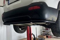 Kia Sorento II XM 2009–2014 Achterhoekdelen voor middenbeugel AK007-3 Black (2 st., RVS) foto 2