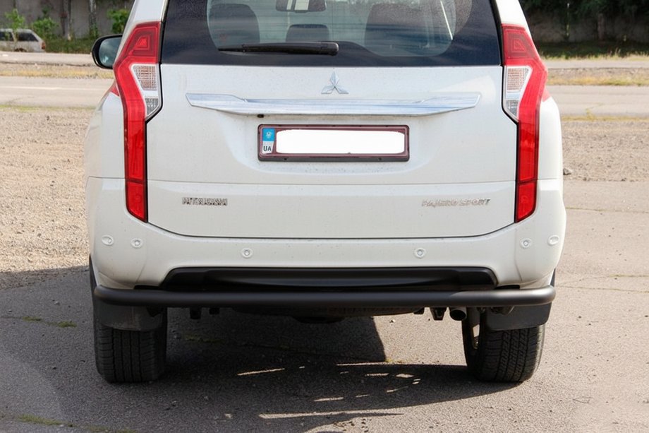 Mitsubishi Pajero Sport 2015– Achterbeschermbeugel AK005 Black (RVS) Foto 4