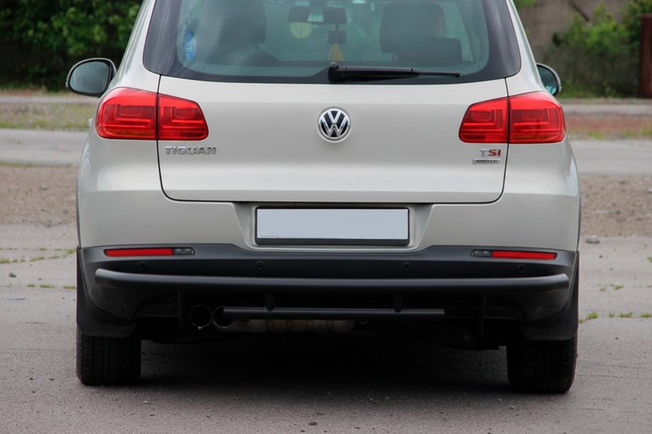 Volkswagen Tiguan 2007–2016 Achterbumperbescherming AK002-2 Black (RVS) Foto 2