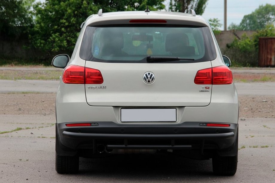 Volkswagen Tiguan 2007–2016 Achterbumperbescherming AK002-2 Black (RVS) Foto 4