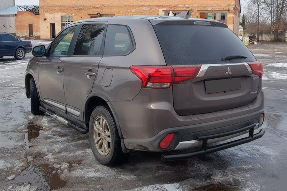 Mitsubishi Outlander 2012–2021 Achterbeugel AK004-2 Black (RVS) Image