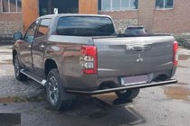 Mitsubishi L200 2015–2024 Achterbeschermbeugel AK005 Black (RVS) foto 2