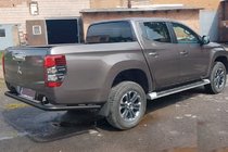 Mitsubishi L200 2015–2024 Achterbeschermbeugel AK005 Black (RVS) foto 4