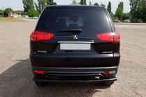 Mitsubishi Pajero Sport 2008–2015 Achterbeschermbeugel AK002-2 Black (2 stuks, RVS) foto 4