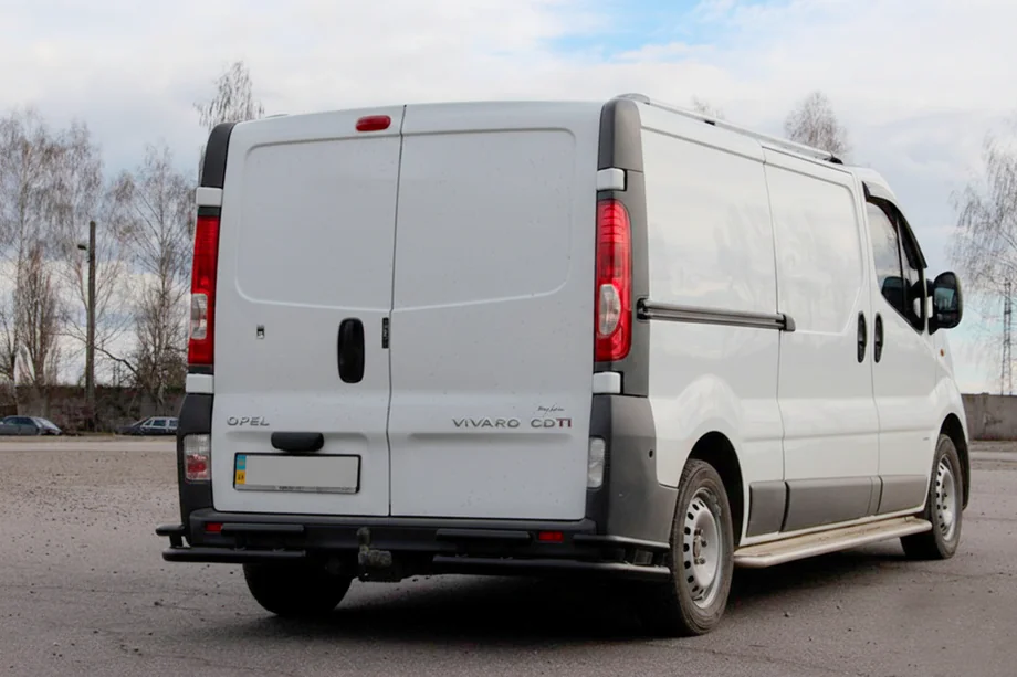 Opel Vivaro 2001–2015 Achterbeschermbeugel AK003-Plus-2 Black (RVS) Image