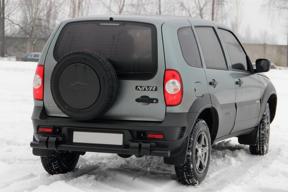 Chevrolet Niva 1998–2020 Achterbeschermbeugel AK015 Black (RVS) Image