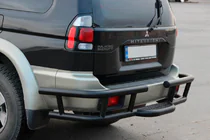 Mitsubishi Pajero Sport 1996–2007 Achterbeschermbeugel AK-Special Black (RVS) foto 1