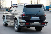 Mitsubishi Pajero Sport 1996–2007 Achterbeschermbeugel AK-Special Black (RVS) foto 2