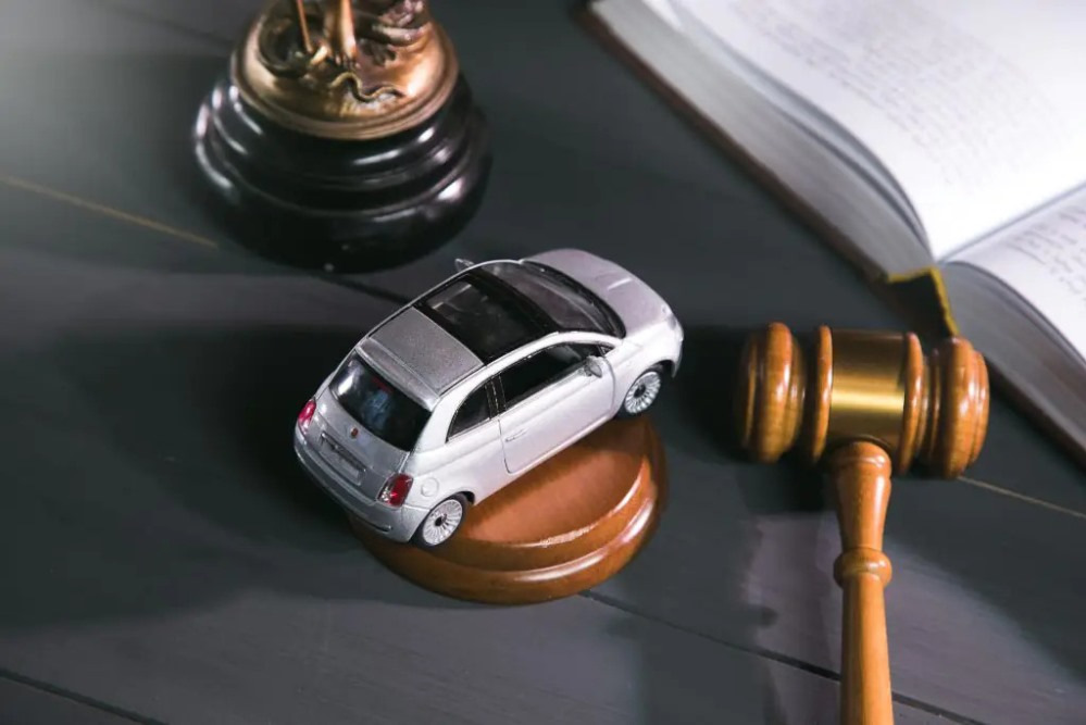 Waarom een auto gesignaleerd staat: belangrijkste oorzaken en gevolgen