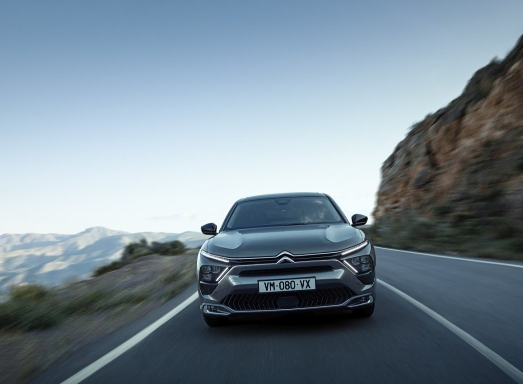 Review Citroën C5 X Hybrid: comfortabele crossover-liftback met mild-hybrid