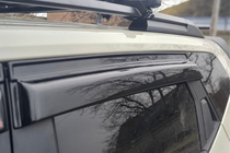 Dacia Duster 2024– Winddeflectoren voor zijruiten EuroCap (4 stuks) foto 3