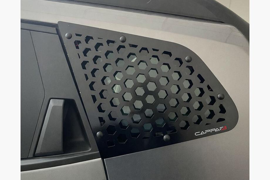 Dacia Duster 2024– Afdekpanelen voor achterste zijruiten EuroCap (2 stuks, metaal) Foto 1