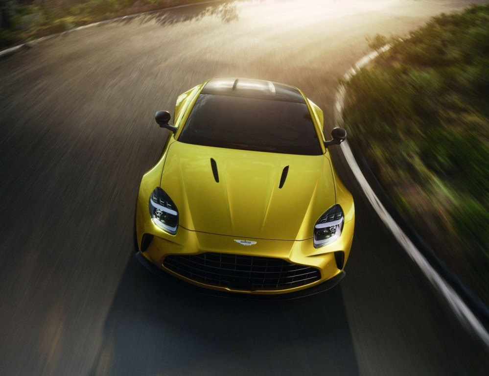 Review van de Britse sportwagen Aston Martin Vantage 2025