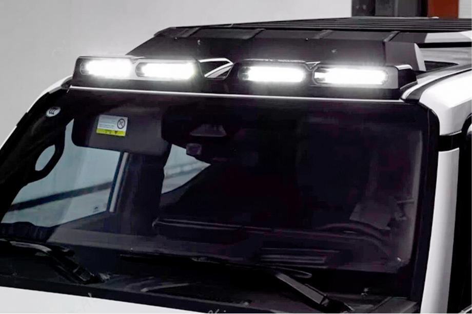 Toyota Land Cruiser Prado 250 2023– Voorruitvizier met LED (Zwart) Image