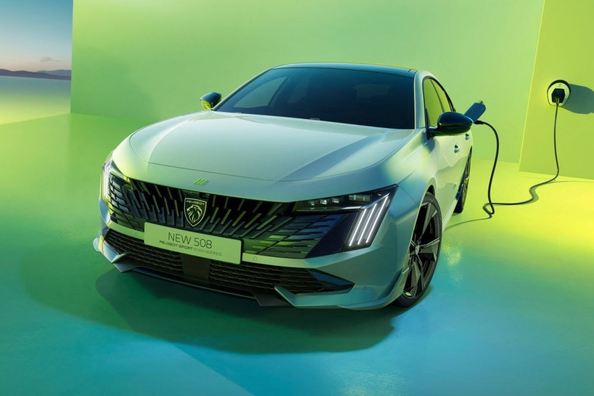 Review van de Peugeot 508 PSE: Franse sport-sedan met hybride vermogen Foto 1