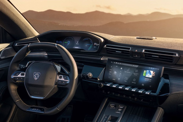 Review van de Peugeot 508 PSE: Franse sport-sedan met hybride vermogen Foto 6