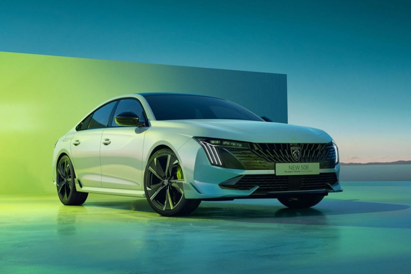 Review van de Peugeot 508 PSE: Franse sport-sedan met hybride vermogen Foto 2