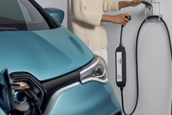 Hoe laad je een elektrische auto thuis op?