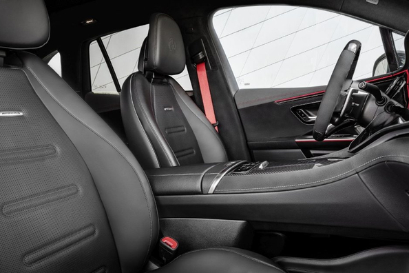 Mercedes-Benz AMG EQE 53 SUV (X294): krachtige elektrische SUV van AMG Foto 6